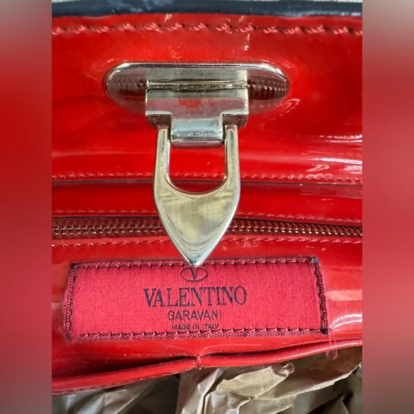 Valentino Garavani Rockstud Medium Tote — Red Patent Leather - Picture 5 of 6